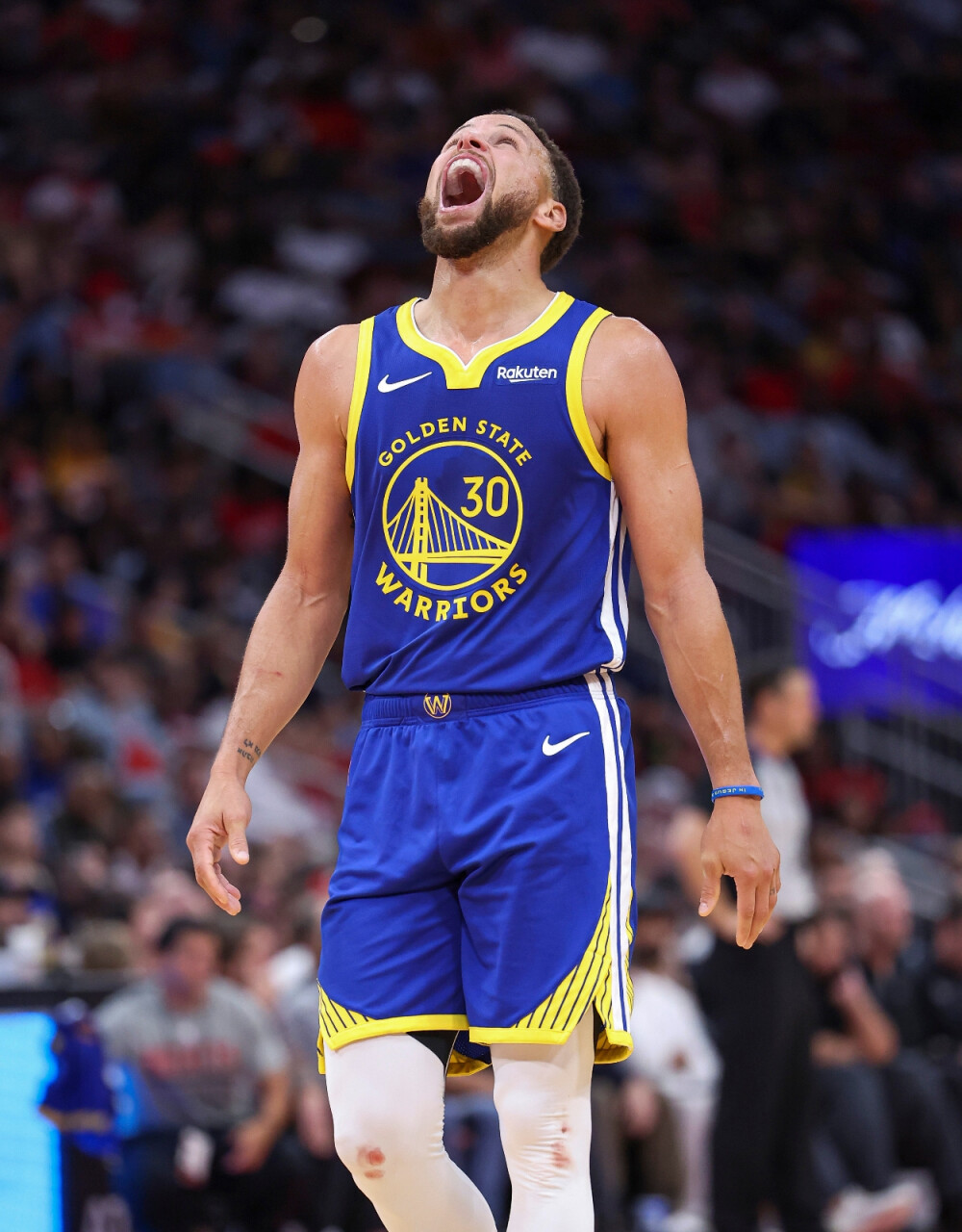 他始终咬牙 他始终咬牙