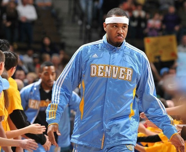 他们依靠严 他们依靠严