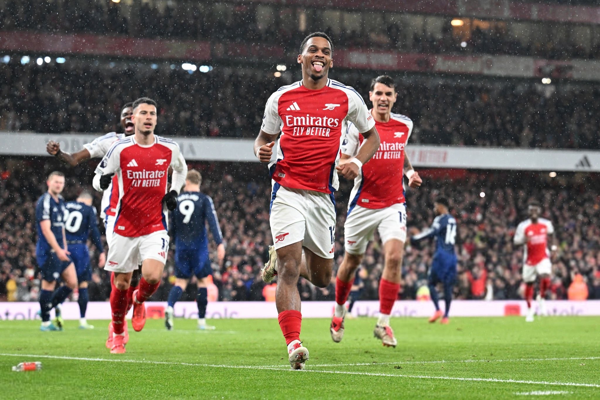 也是对球队 也是对球队